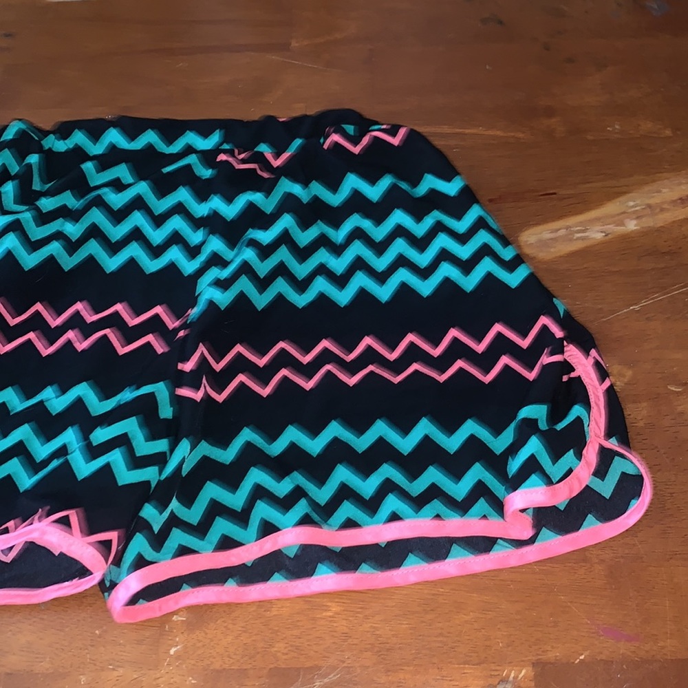 Short (S) - Picture 5 of 5